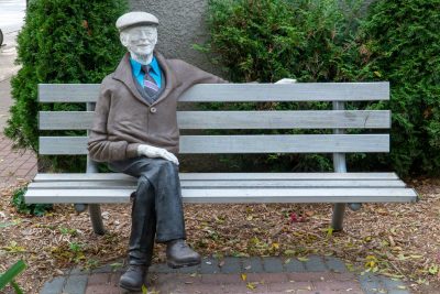 Phil Niemisto Statue